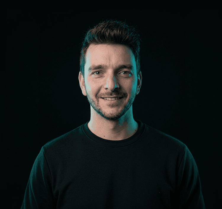 Portrait von Tim Alexander